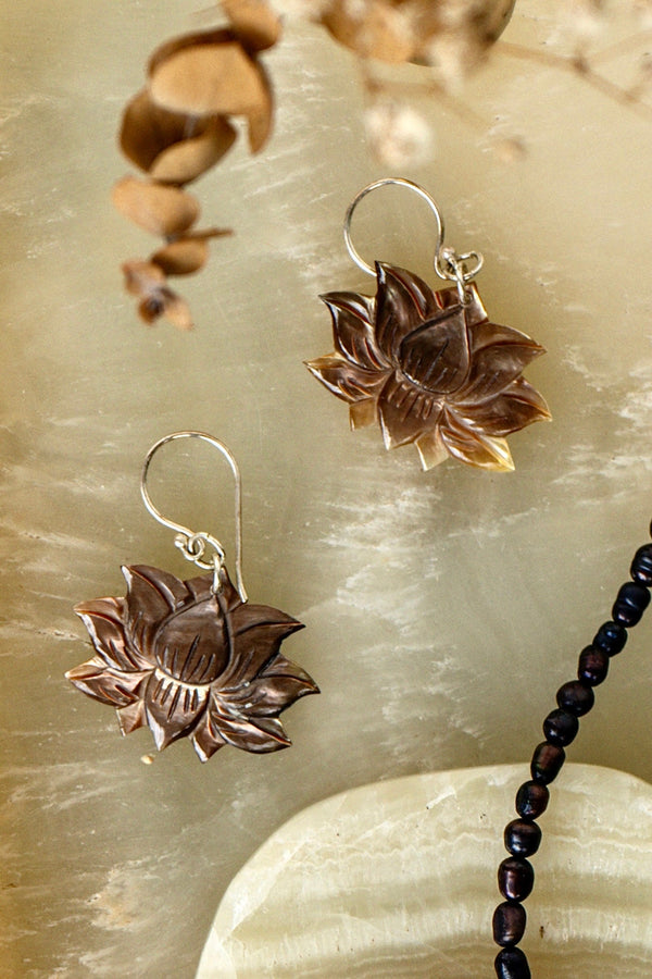 Lotus Earrings Black Pearl