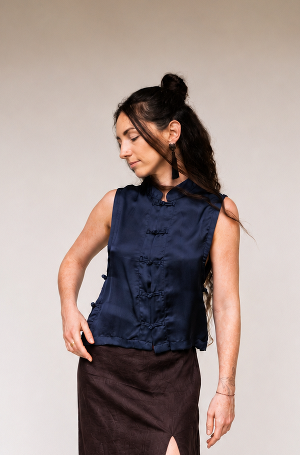 Lin Vest in Midnight Blue
